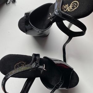 Pleaser's Heels Women's Sky-309 Platform Sandal